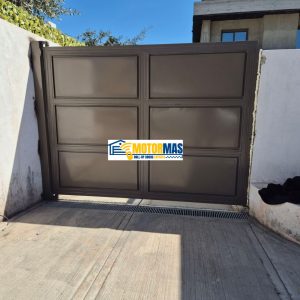 Γκαραζόπορτα ανοιγόμενη Motormas